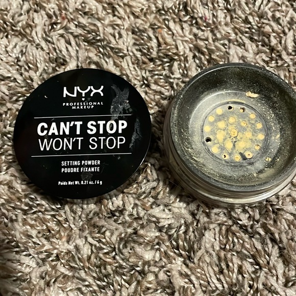NYX Setting Powder in shade Banana - Picture 1 of 1